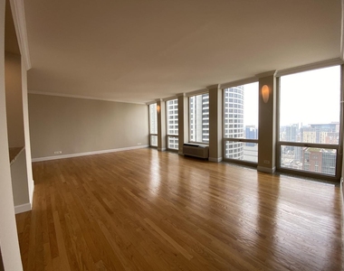 111 E Chestnut Street - Photo Thumbnail 3