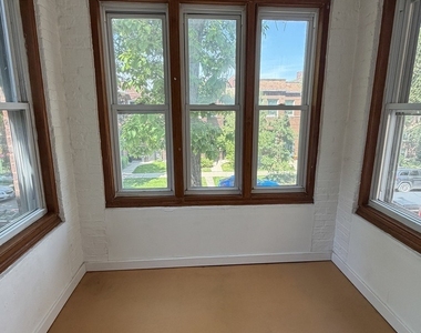 4847 N Claremont Avenue - Photo Thumbnail 3