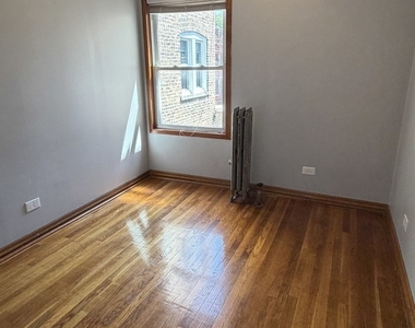 4847 N Claremont Avenue - Photo Thumbnail 7