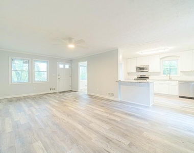 325 Little Rock Court - Photo Thumbnail 7