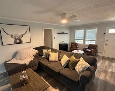 325 Little Rock Court - Photo Thumbnail 10