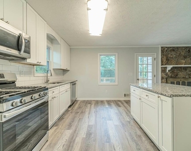325 Little Rock Court - Photo Thumbnail 5