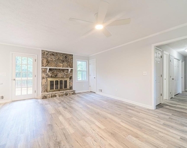 325 Little Rock Court - Photo Thumbnail 3