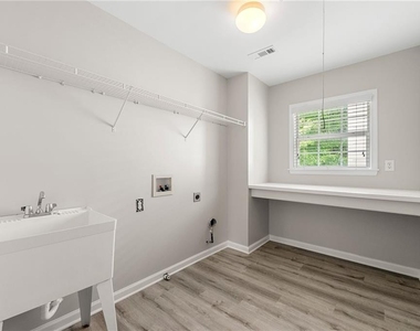 28 Crystal Way - Photo Thumbnail 15