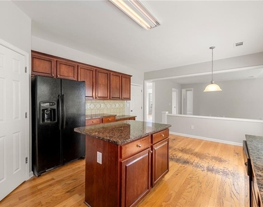 28 Crystal Way - Photo Thumbnail 4