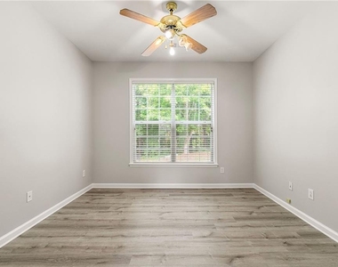 28 Crystal Way - Photo Thumbnail 19