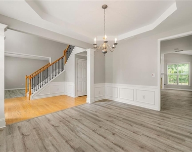 28 Crystal Way - Photo Thumbnail 7