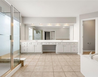 28 Crystal Way - Photo Thumbnail 11