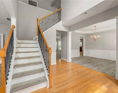 28 Crystal Way - Photo Thumbnail 6