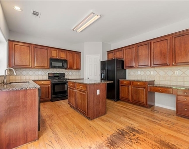 28 Crystal Way - Photo Thumbnail 3