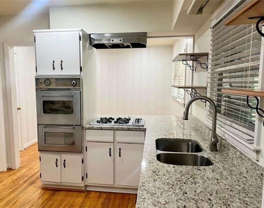 2560 Wood Valley Drive - Photo Thumbnail 3