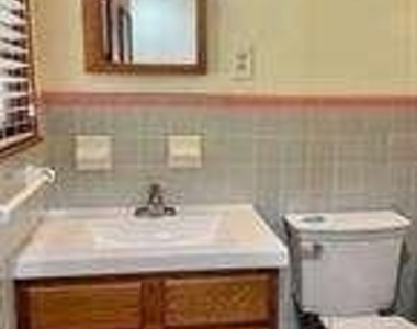 2560 Wood Valley Drive - Photo Thumbnail 10