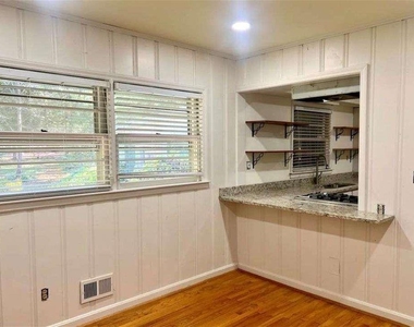2560 Wood Valley Drive - Photo Thumbnail 5