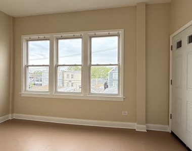 2022 N Lawler Avenue - Photo Thumbnail 11