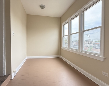2022 N Lawler Avenue - Photo Thumbnail 12