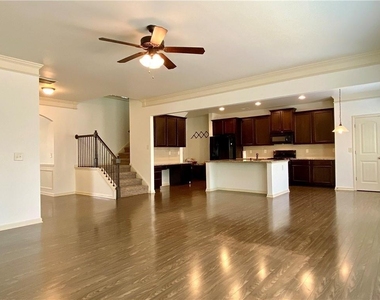 611 Stonehurst Lane - Photo Thumbnail 1