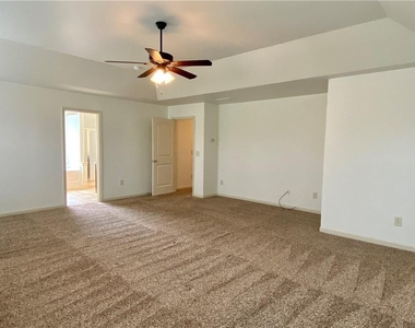 611 Stonehurst Lane - Photo Thumbnail 7