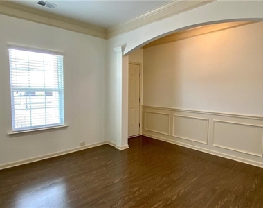 611 Stonehurst Lane - Photo Thumbnail 5