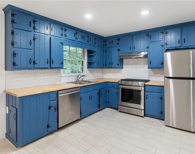 1685 Dunwoody Place Ne - Photo Thumbnail 5
