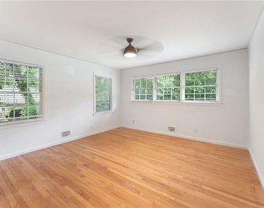 1685 Dunwoody Place Ne - Photo Thumbnail 9
