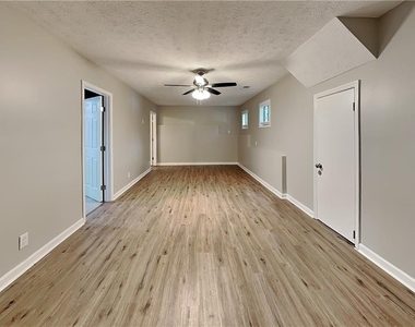 3753 Memorial Parkway Nw - Photo Thumbnail 2