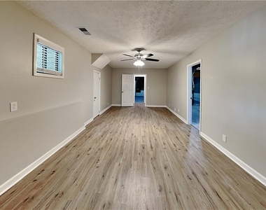 3753 Memorial Parkway Nw - Photo Thumbnail 3