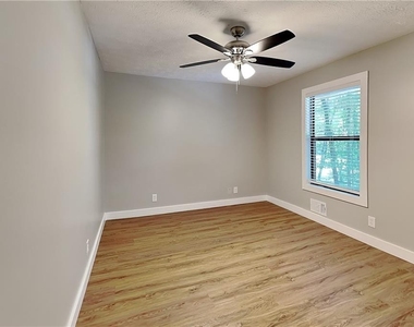3753 Memorial Parkway Nw - Photo Thumbnail 11