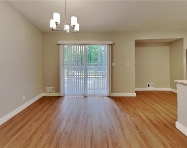 3753 Memorial Parkway Nw - Photo Thumbnail 5
