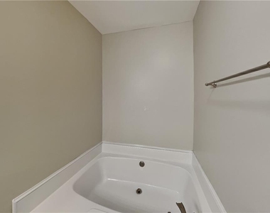 3753 Memorial Parkway Nw - Photo Thumbnail 9