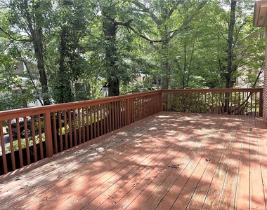 889 Lenox Ct Ne - Photo Thumbnail 28