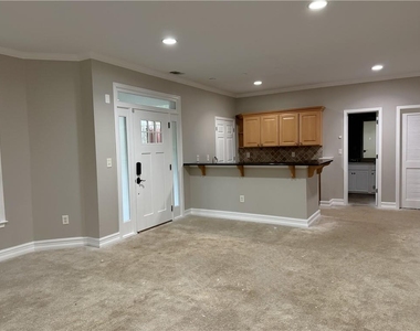 889 Lenox Ct Ne - Photo Thumbnail 25