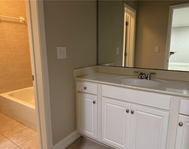 889 Lenox Ct Ne - Photo Thumbnail 26