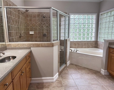 889 Lenox Ct Ne - Photo Thumbnail 19