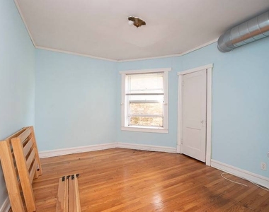4825 N Sawyer Avenue - Photo Thumbnail 9
