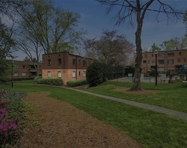 1381 Normandy Drive Ne - Photo Thumbnail 17