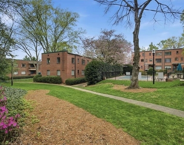 1381 Normandy Drive Ne - Photo Thumbnail 16