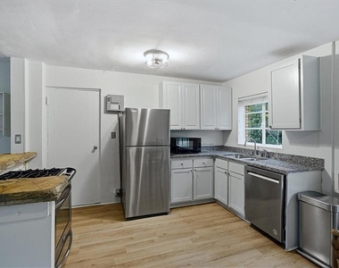 1381 Normandy Drive Ne - Photo Thumbnail 8