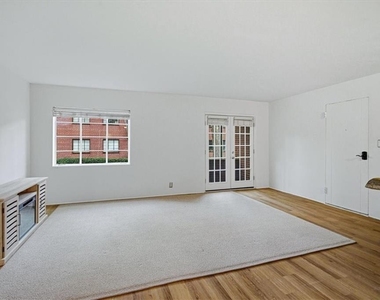 1381 Normandy Drive Ne - Photo Thumbnail 4