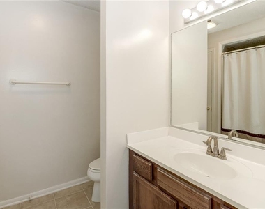44 Rumson Court Se - Photo Thumbnail 19