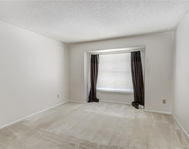44 Rumson Court Se - Photo Thumbnail 15