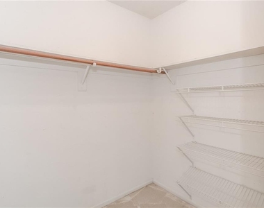 44 Rumson Court Se - Photo Thumbnail 12