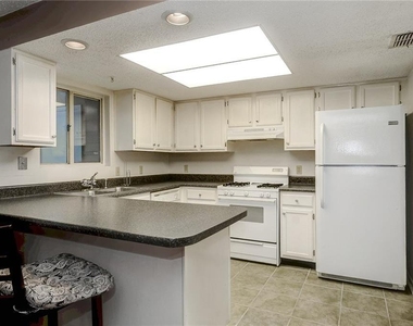 44 Rumson Court Se - Photo Thumbnail 1