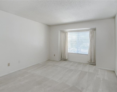 44 Rumson Court Se - Photo Thumbnail 10
