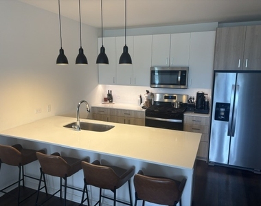122 E Northwest Highway - Photo Thumbnail 5