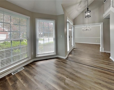 4240 Moccasin Trail - Photo Thumbnail 16