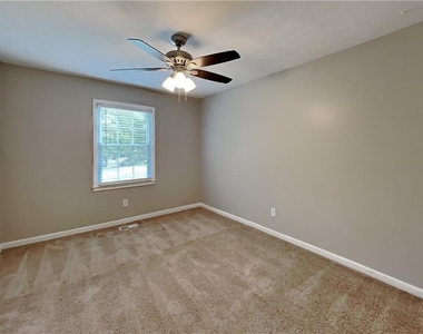 1746 Charrington Way - Photo Thumbnail 12