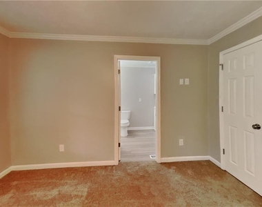 1746 Charrington Way - Photo Thumbnail 6