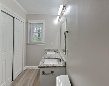 1746 Charrington Way - Photo Thumbnail 7