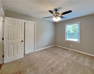 1746 Charrington Way - Photo Thumbnail 11