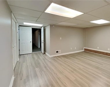 1746 Charrington Way - Photo Thumbnail 15